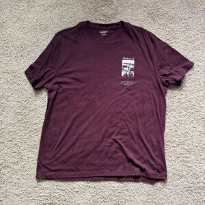 Old Navy “Redwoods – Reach Higher Ground” Graphic Tee – Size L